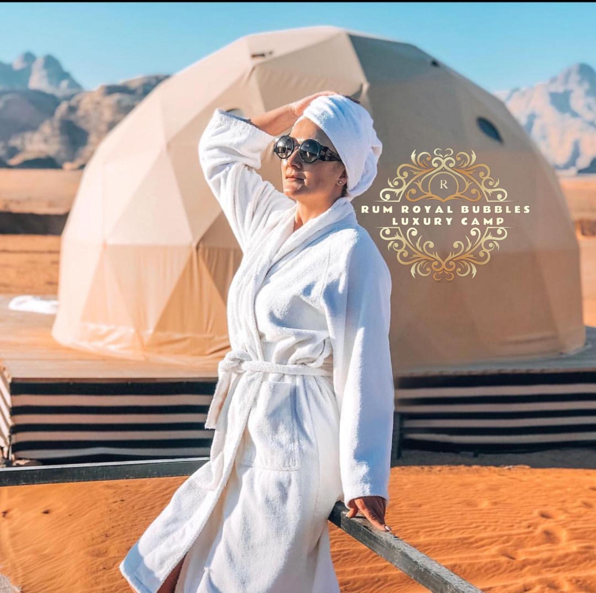Апартаменты Rum Royal Bubbles Luxury Camp Вади-Рам Экстерьер фото
