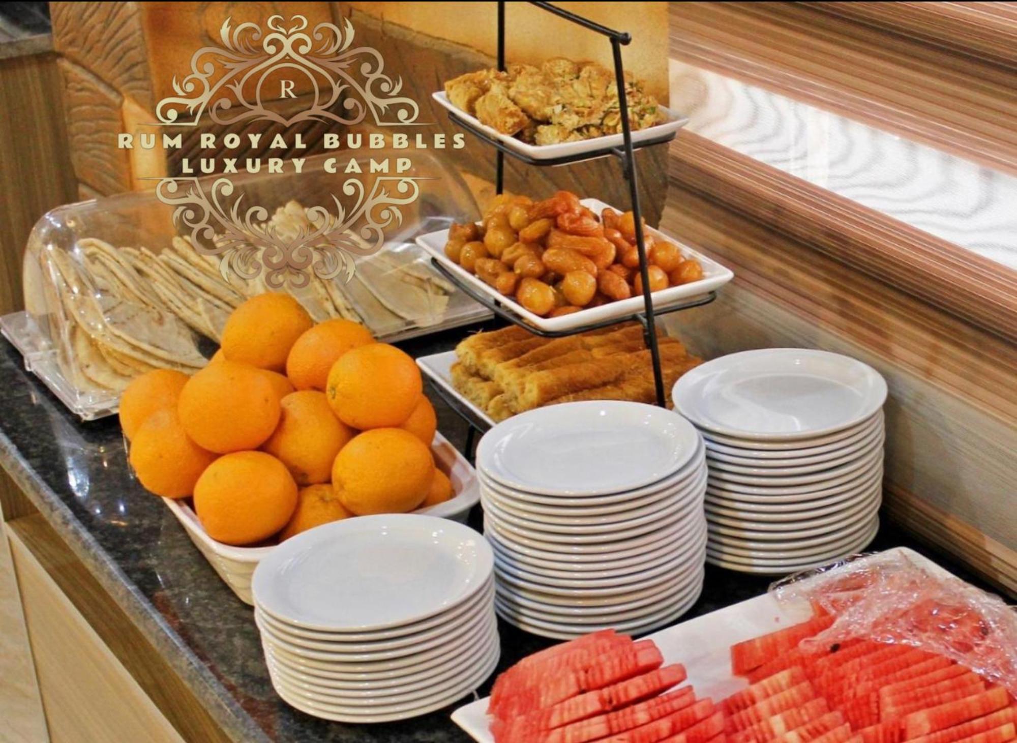 Апартаменты Rum Royal Bubbles Luxury Camp Вади-Рам Экстерьер фото